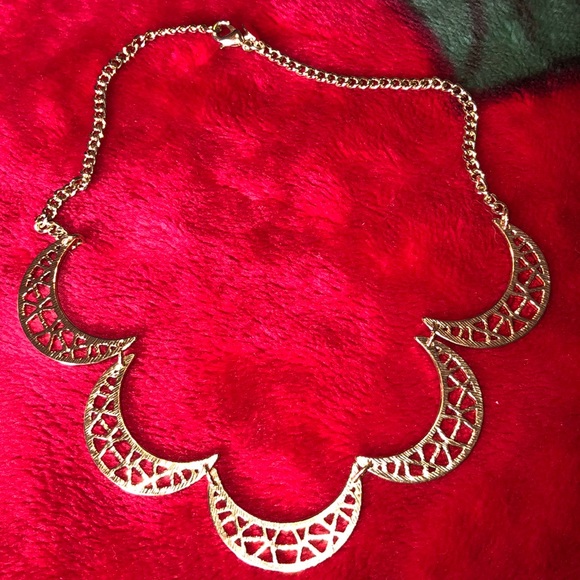 Express Jewelry - EXPRESS💥Moon Necklace